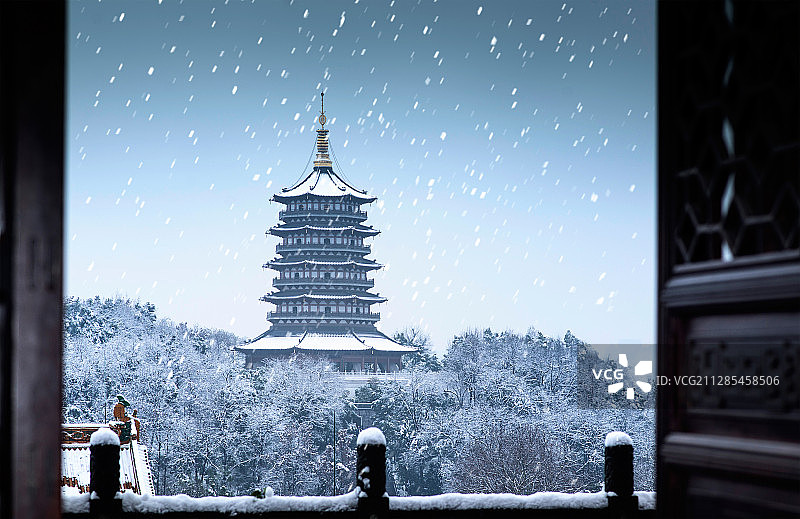 西湖雷峰塔雪景图片素材