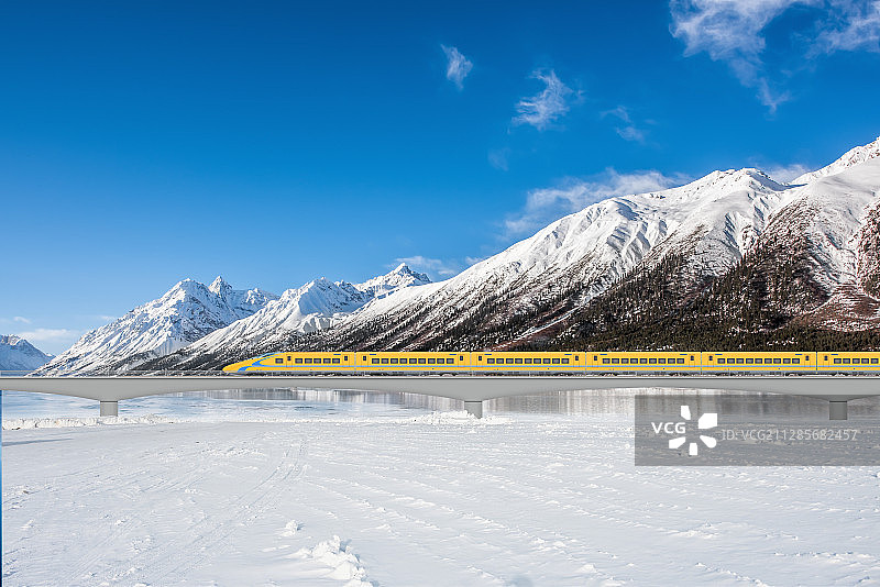 高原雪山与高速列车图片素材