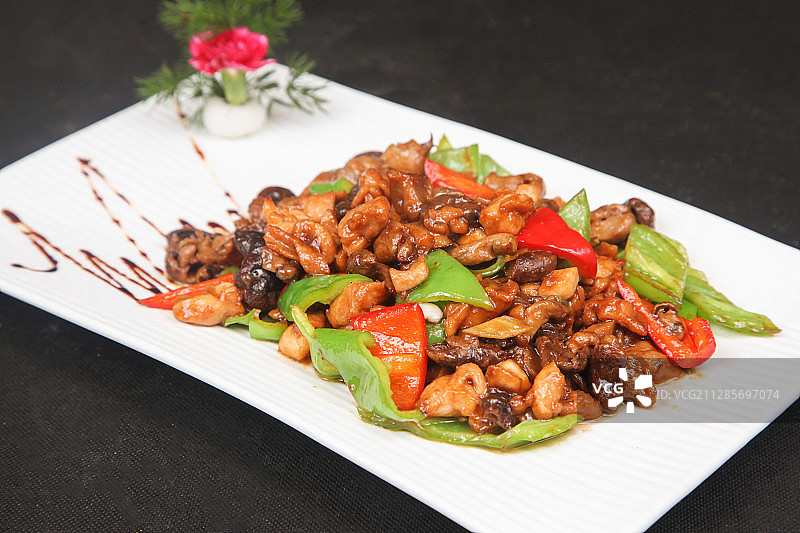 中餐美食-小鸡炖蘑菇图片素材