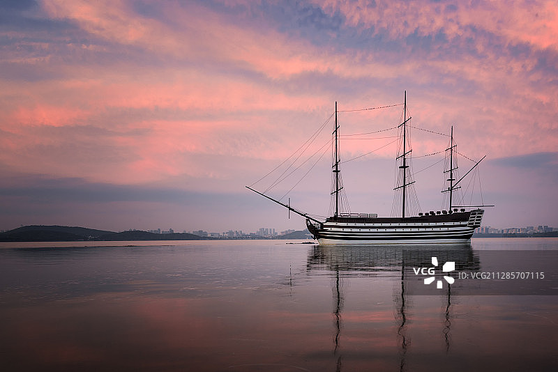 中国湖北武汉东湖绿道湖心阁沙滩浴场图片素材