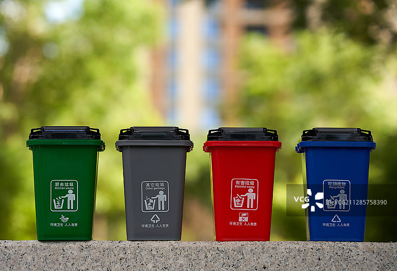 垃圾分类垃圾桶图片素材