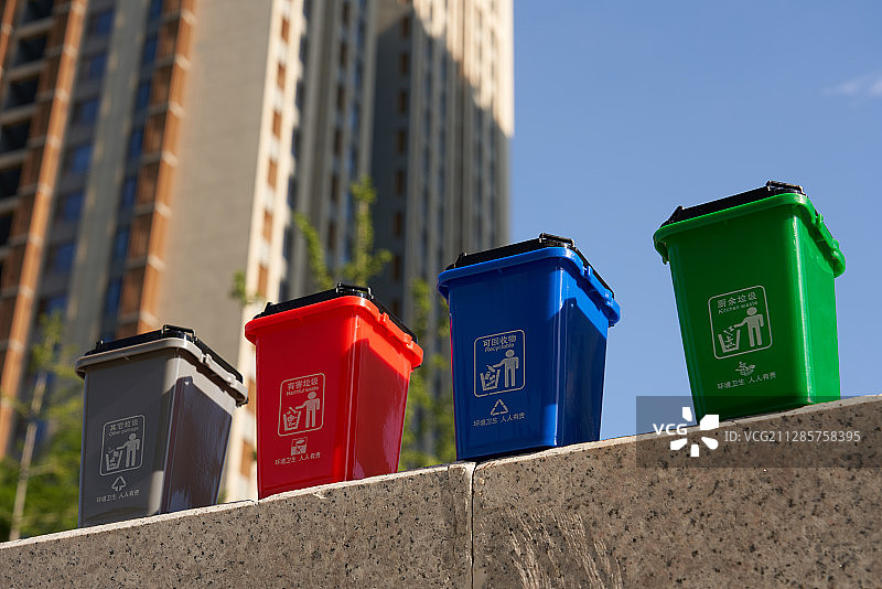 垃圾分类垃圾桶图片素材