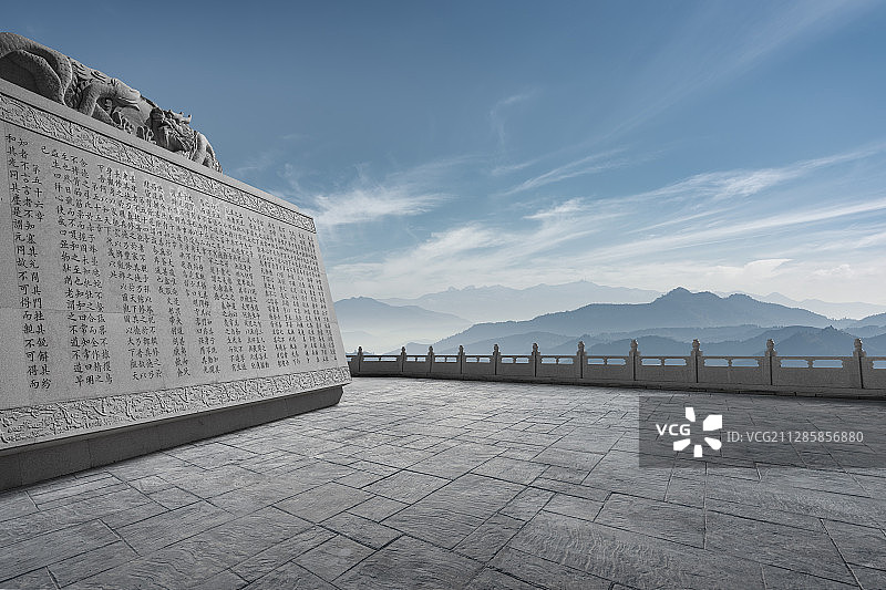 石碑经文地面图片素材