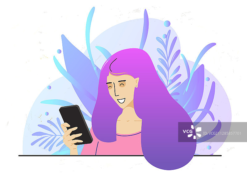 身穿粉色衣服的紫色头发微笑女人图片素材