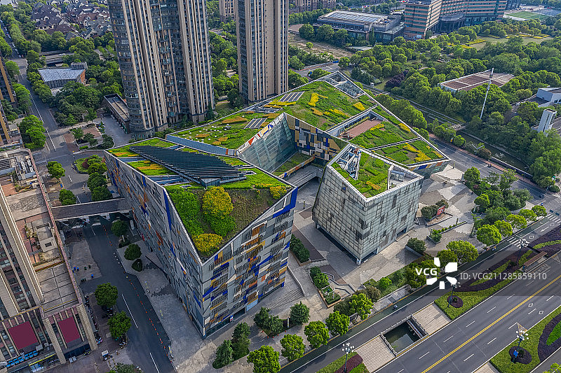 城市景观屋顶花园航拍图片素材