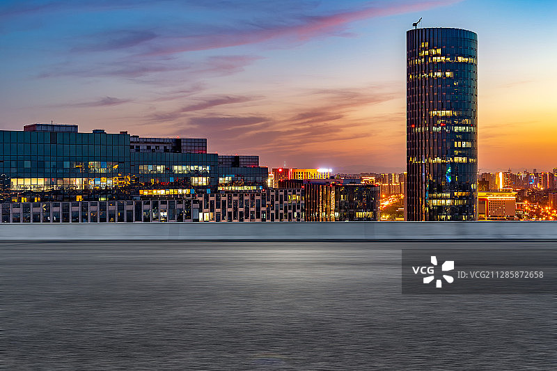 郑州城市天际线夜景汽车广告背景图图片素材