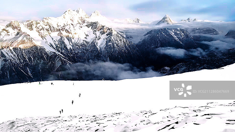 山在眼前图片素材