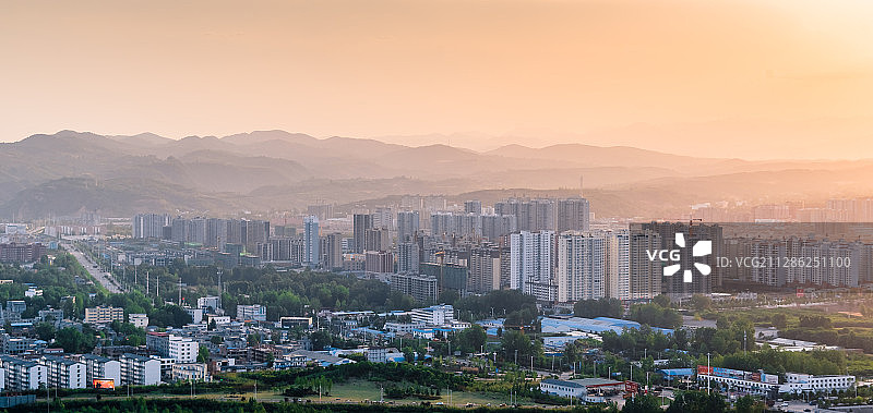 洛阳嵩县县城的傍晚图片素材
