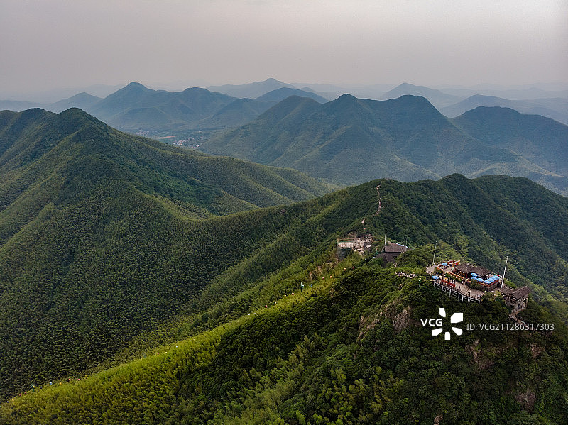 江苏常州溧阳竹海吴越弟一峰图片素材
