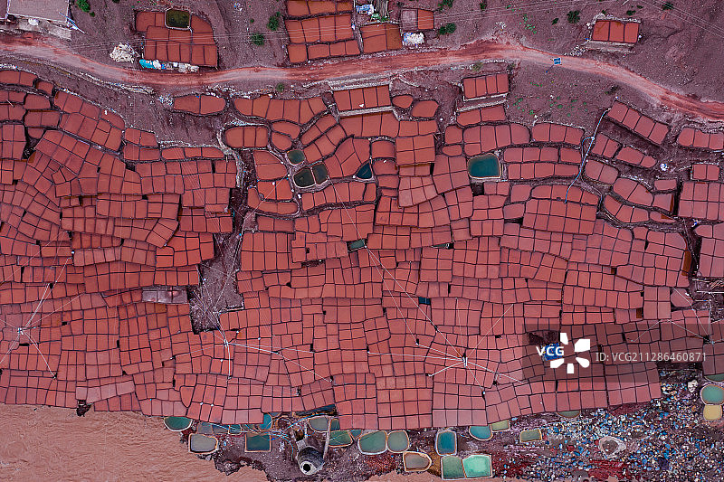 芒康古盐田图片素材