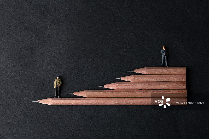 穿西装的人面试应聘图片素材