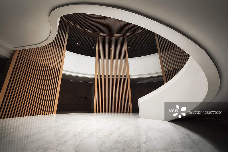 形如大耳朵的杭州丝绸博物馆展厅图片素材