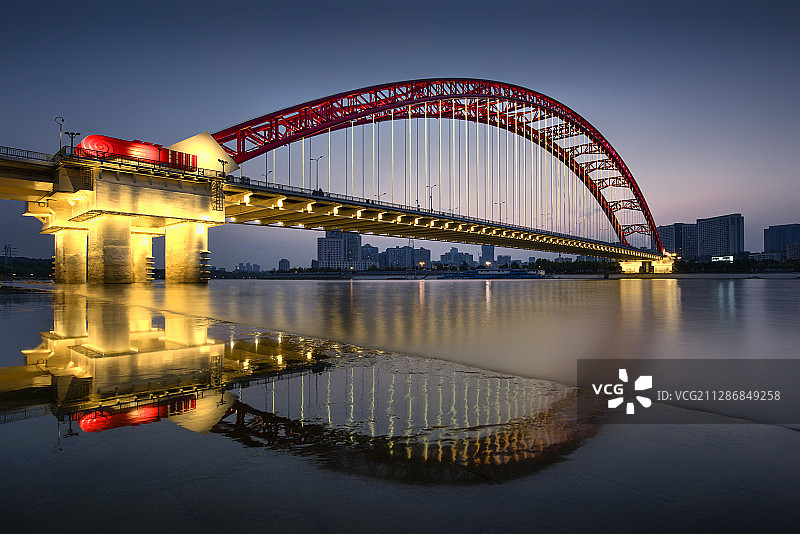 中国湖北武汉晴川桥图片素材