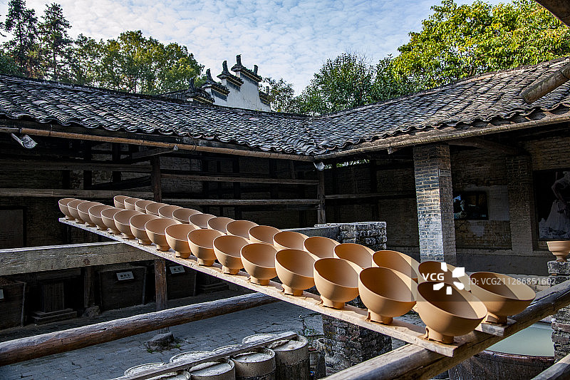 江西景德镇古窑民俗博览馆陶瓷民俗展示区图片素材