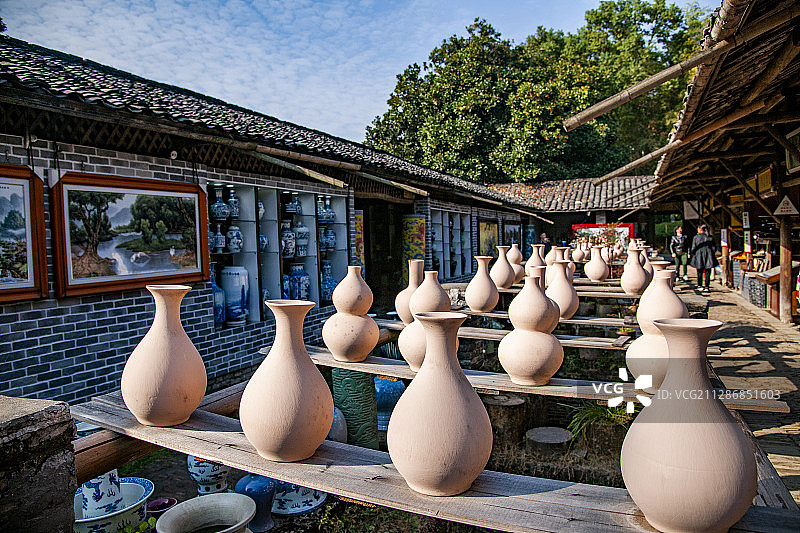 江西景德镇古窑民俗博览馆陶瓷民俗展示区图片素材