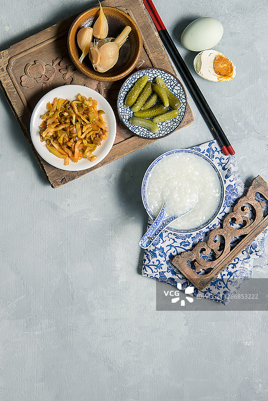 中式早餐白粥和酱菜图片素材