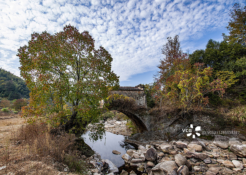 江西景德镇瑶里古镇梅岭红军桥图片素材
