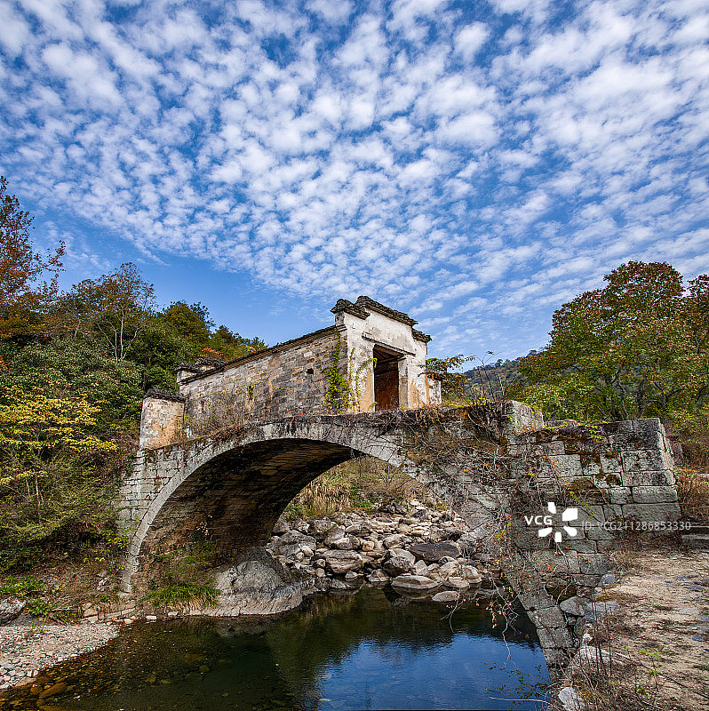 江西景德镇瑶里古镇梅岭红军桥图片素材
