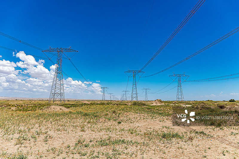 电力输电塔高压电线图片素材