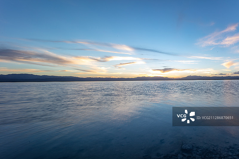 青海省乌兰县茶卡盐湖天空之境图片素材