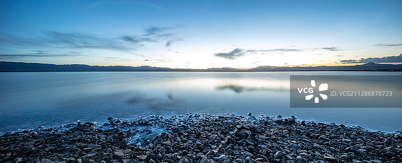 青海省乌兰县茶卡盐湖天空之境图片素材