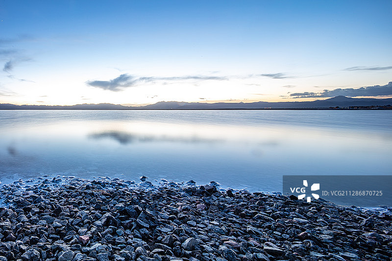 青海省乌兰县茶卡盐湖天空之境图片素材