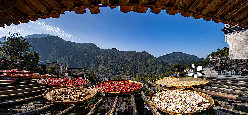 江西婺源县篁岭村晒秋图片素材