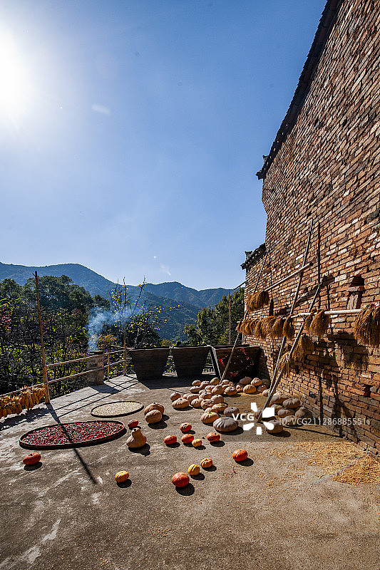 江西婺源县篁岭村晒秋图片素材