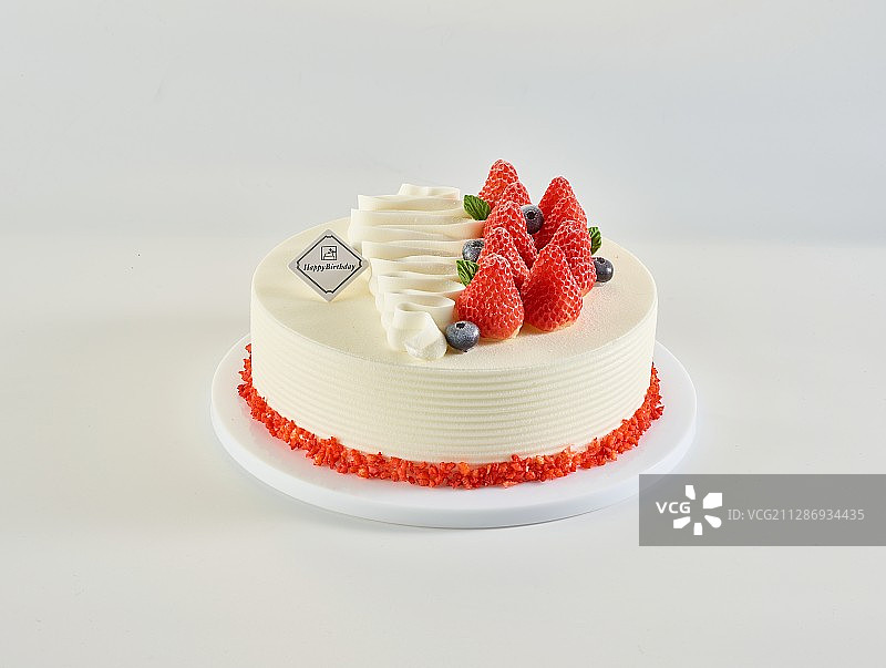 草莓乳酪生日蛋糕图片素材