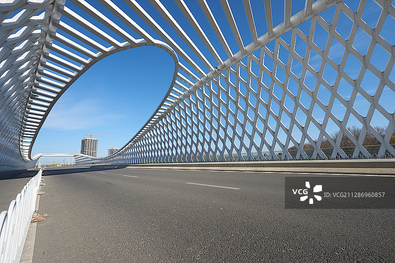 现代几何形状的桥图片素材