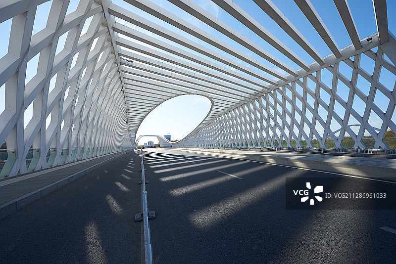现代几何形状公路桥图片素材