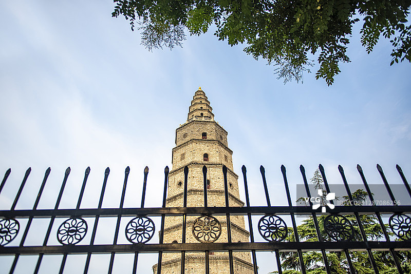 山东省兖州兴隆寺佛塔图片素材
