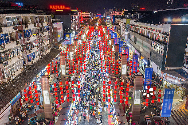 河南洛阳老城十字街夜市航拍全景图片素材