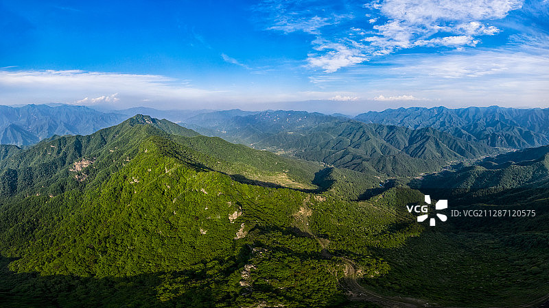 航拍秦岭山脉图片素材