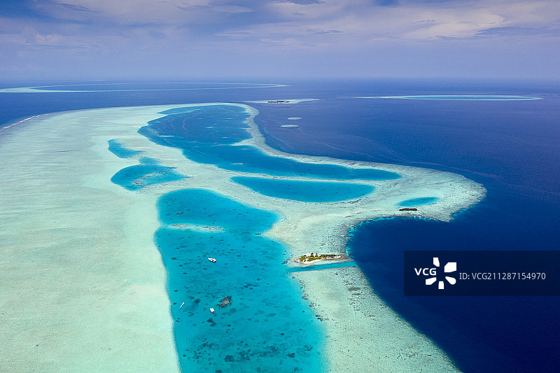 无人岛，近博杜莫霍拉，费利杜环礁，印度洋，马尔代夫 - 02/16/2020图片素材