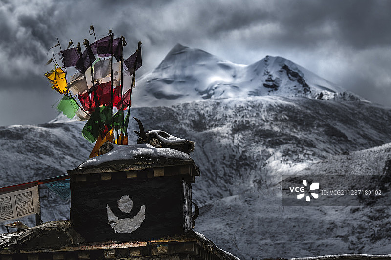 雅拉香波雪山图片素材