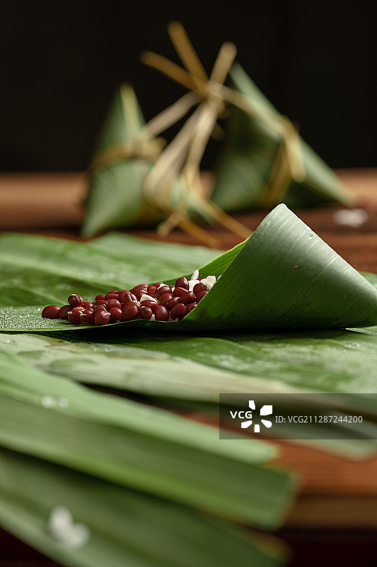 竖构图粽子及原材料图片素材