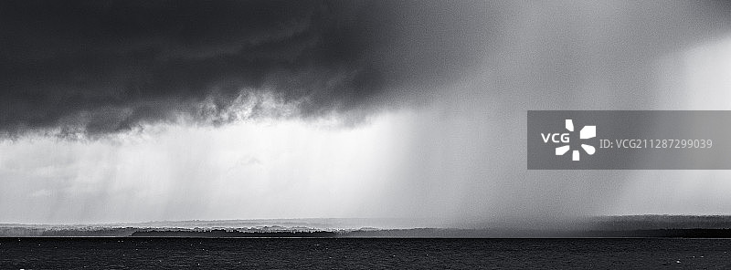 马尼图林岛海岸线图片素材