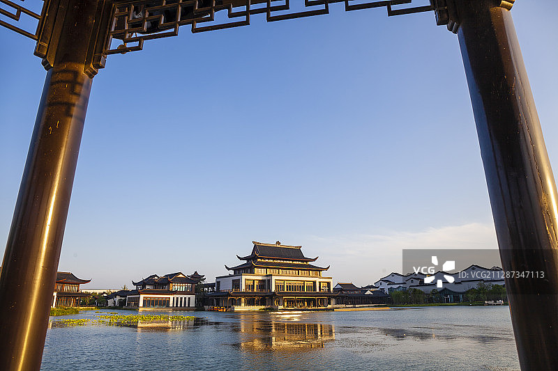 太湖与古镇美景图片素材