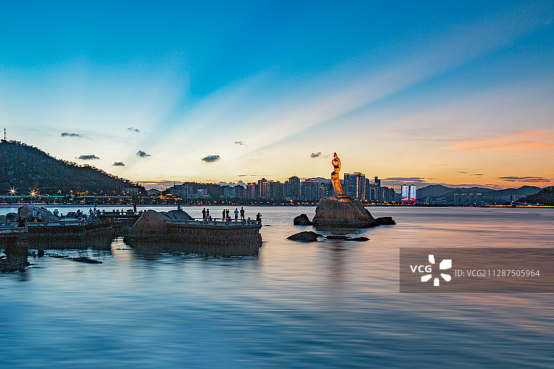 广东珠海 珠海渔女夜景图片素材