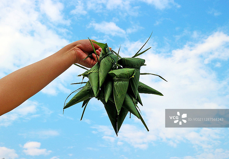 贵州遵义端午节包粽子图片素材