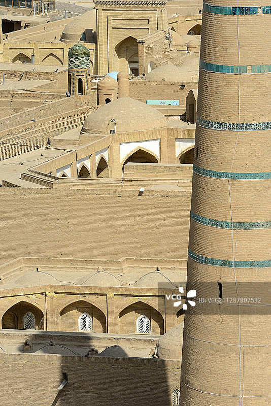 乌兹别克斯坦希瓦伊钦卡拉古城聚玛清真寺和宣礼塔图片素材