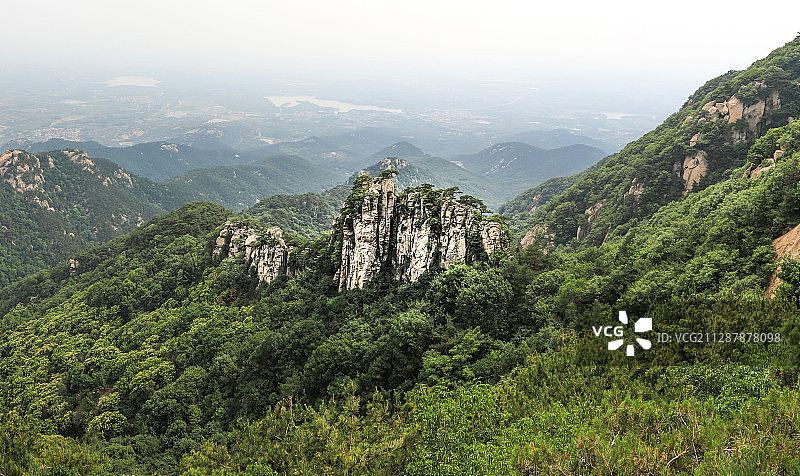 山东省临沂市沂蒙山地质公园地标风景——鹰窝峰图片素材