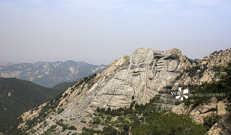 山东省临沂市沂蒙山地质公园巨型寿星石雕图片素材