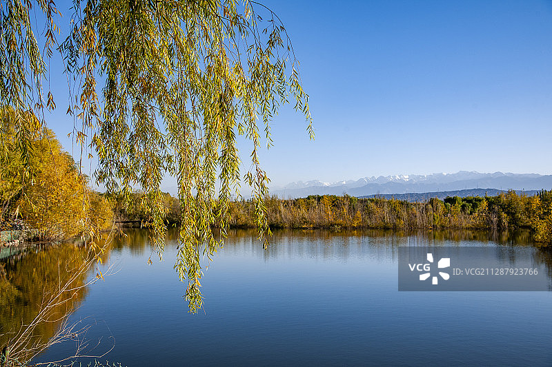 甘肃嘉峪关九眼泉湖图片素材