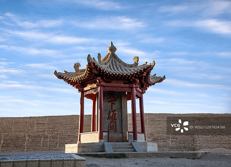 甘肃嘉峪关天下雄关碑亭图片素材