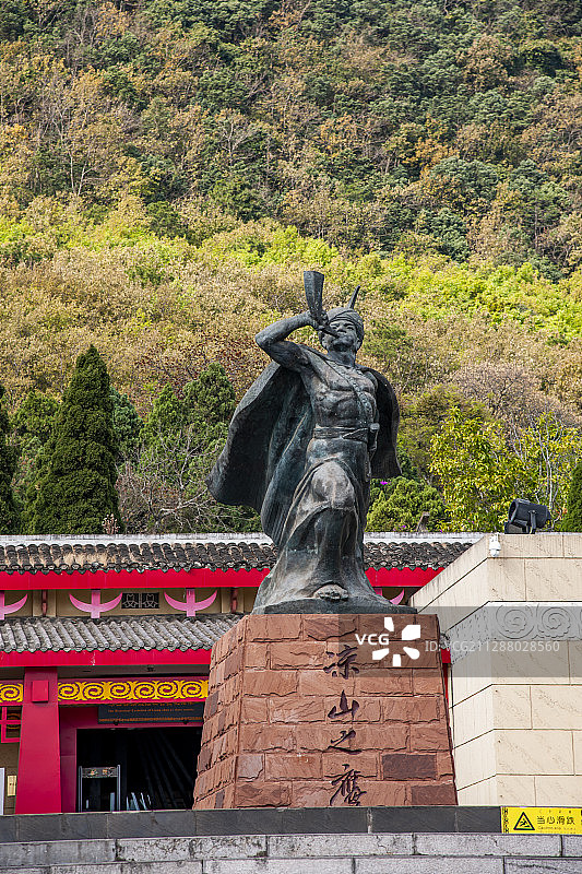 四川省凉山州西昌市泸山风景区凉山彝族奴隶社会博物馆前“凉山之图片素材