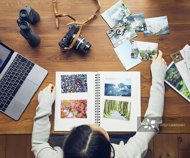 女性摄影作品排版图片素材