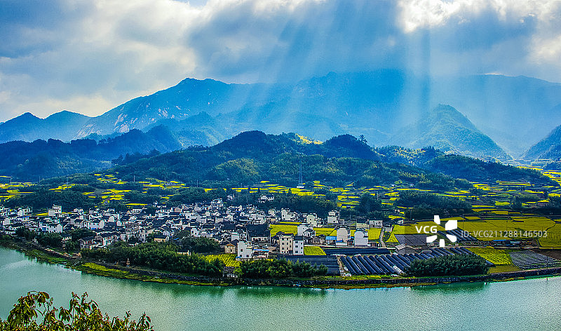 水岸人家图片素材