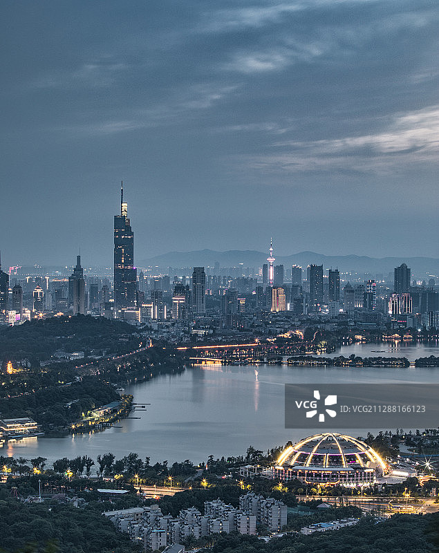 南京城市夜景紫峰大厦地标建筑风光图片素材